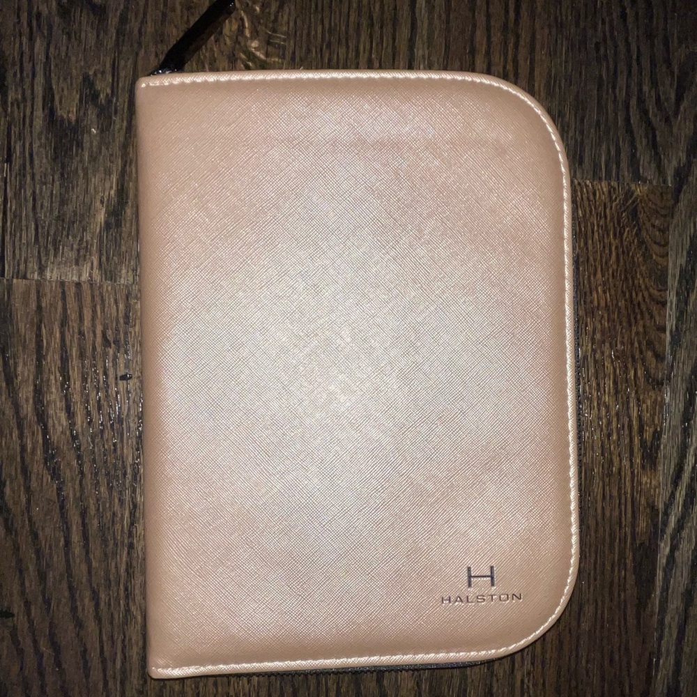 Travel jewelry case